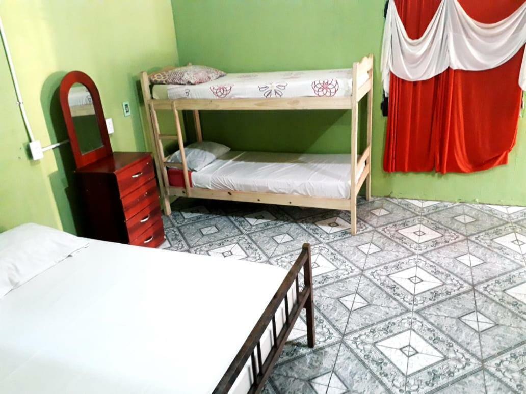 Alojamiento Picaflor Iguazu Hostel Puerto Iguazú Buitenkant foto
