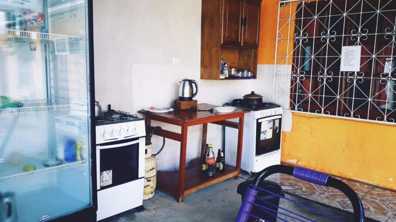 Alojamiento Picaflor Iguazu Hostel Puerto Iguazú Buitenkant foto